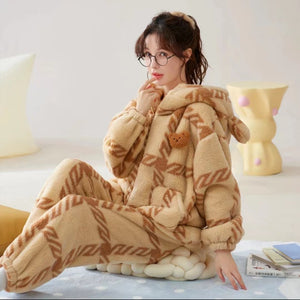 LUXURY LOUNGEWEAR